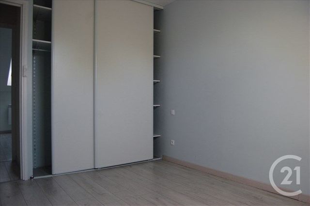 Maison &agrave; louer - 5 pi&egrave;ces - 125 m2 - Montierchaume - 36 - CENTRE