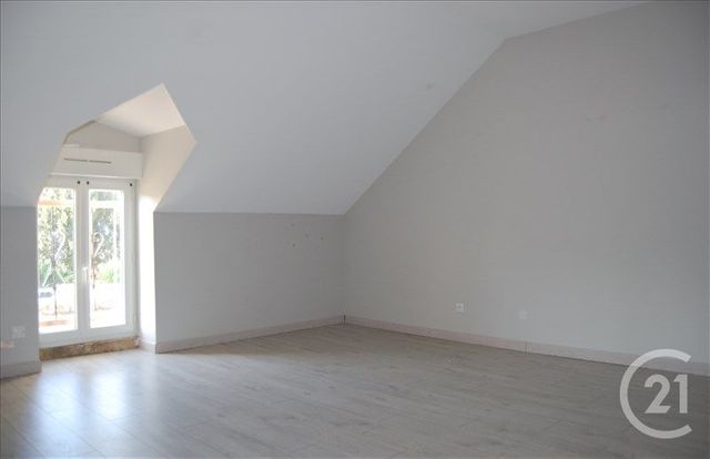 Maison &agrave; louer - 5 pi&egrave;ces - 125 m2 - Montierchaume - 36 - CENTRE