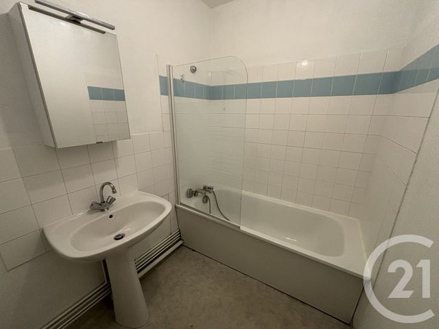 Appartement T2 &agrave; louer - 2 pi&egrave;ces - 47,15 m2 - Chateauroux - 36 - CENTRE