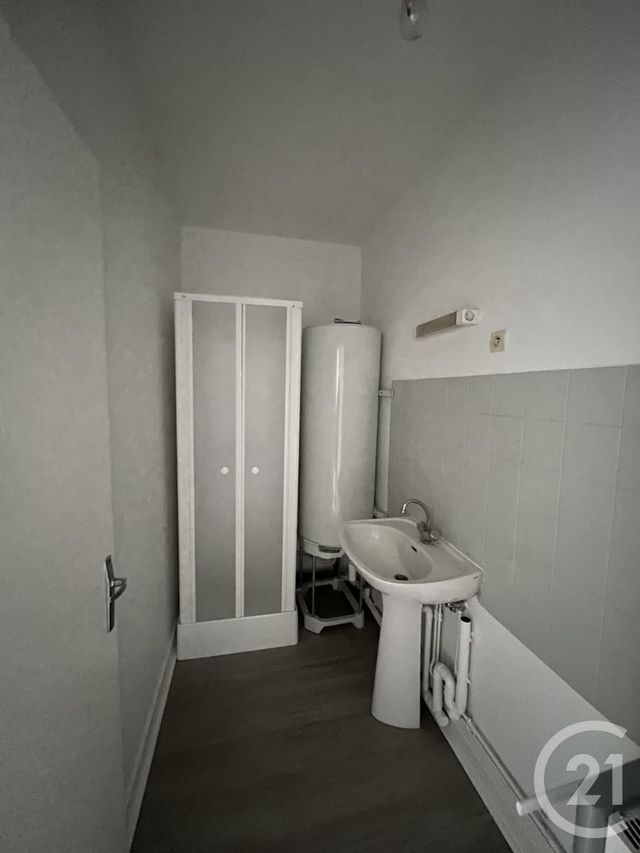 Appartement T3 &agrave; louer - 3 pi&egrave;ces - 45 m2 - St Maur - 36 - CENTRE