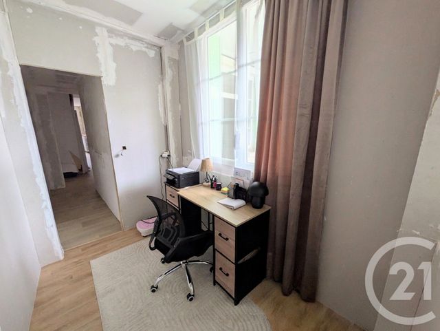 Maison &agrave; vendre - 4 pi&egrave;ces - 89,06 m2 - St Gaultier - 36 - CENTRE