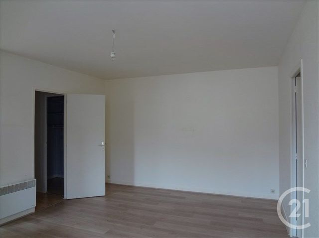 Appartement T2 &agrave; louer - 2 pi&egrave;ces - 50,76 m2 - Issoudun - 36 - CENTRE
