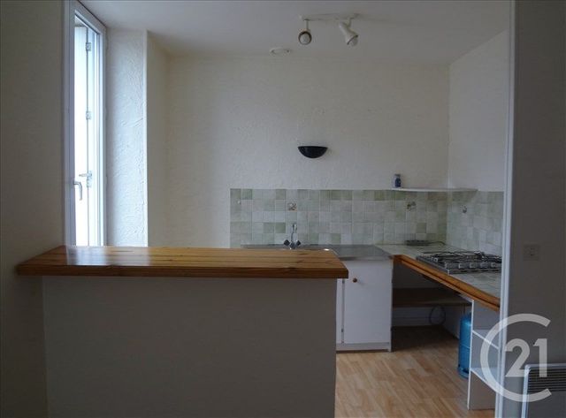Appartement T2 &agrave; louer - 2 pi&egrave;ces - 50,76 m2 - Issoudun - 36 - CENTRE