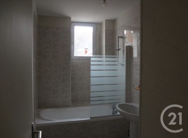 Appartement T2 &agrave; louer - 2 pi&egrave;ces - 50,76 m2 - Issoudun - 36 - CENTRE