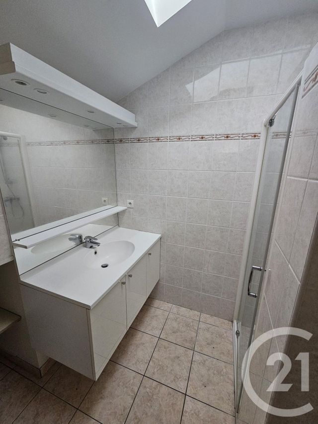 Appartement T2 &agrave; louer - 2 pi&egrave;ces - 46 m2 - Chateauroux - 36 - CENTRE