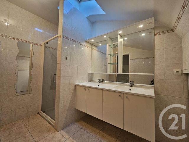Appartement T3 &agrave; louer - 3 pi&egrave;ces - 87,60 m2 - Chateauroux - 36 - CENTRE