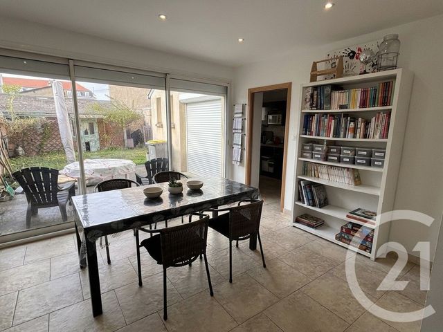 Maison &agrave; louer - 5 pi&egrave;ces - 117,94 m2 - Chateauroux - 36 - CENTRE