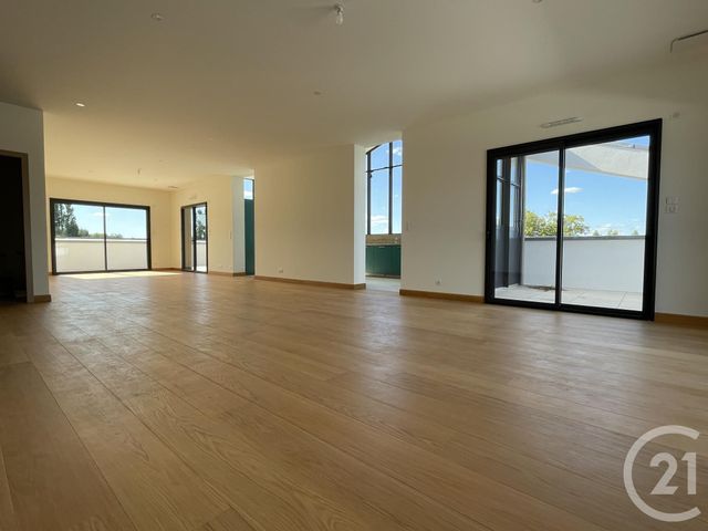Appartement T4 à vendre - 4 pièces - 159,60 m2 - Chateauroux - 36 - CENTRE