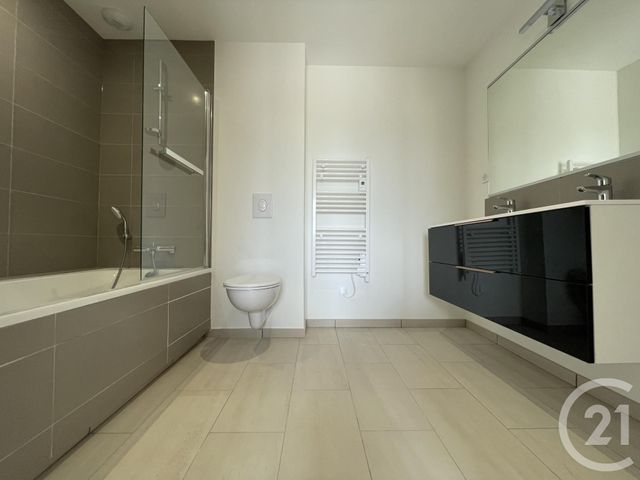 Appartement T4 à vendre - 4 pièces - 159,60 m2 - Chateauroux - 36 - CENTRE