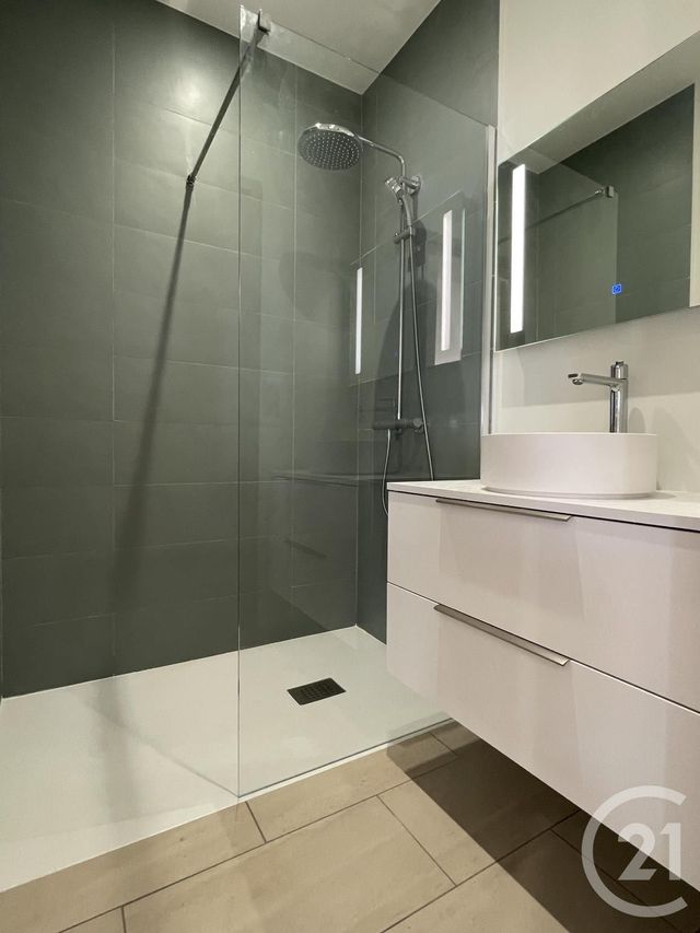 Appartement T4 à vendre - 4 pièces - 159,60 m2 - Chateauroux - 36 - CENTRE