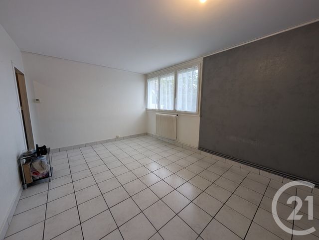 Appartement F4 à vendre - 4 pièces - 67 m2 - Chateauroux - 36 - CENTRE