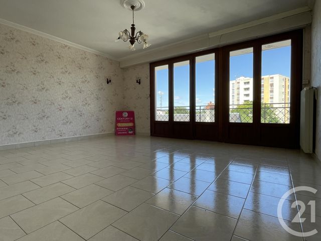 Appartement T3 à vendre - 3 pièces - 66,10 m2 - Chateauroux - 36 - CENTRE
