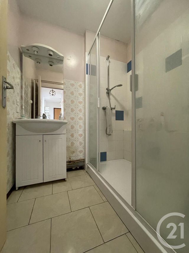 Appartement T3 à vendre - 3 pièces - 66,10 m2 - Chateauroux - 36 - CENTRE