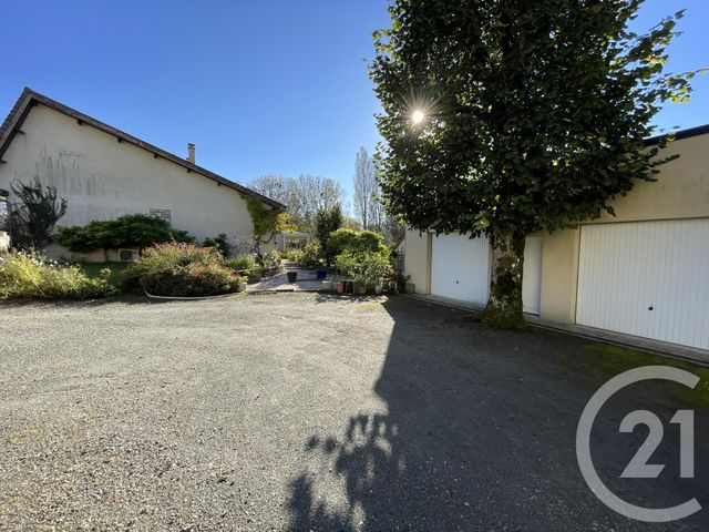 Maison à vendre - 5 pièces - 260 m2 - Neuvy Pailloux - 36 - CENTRE