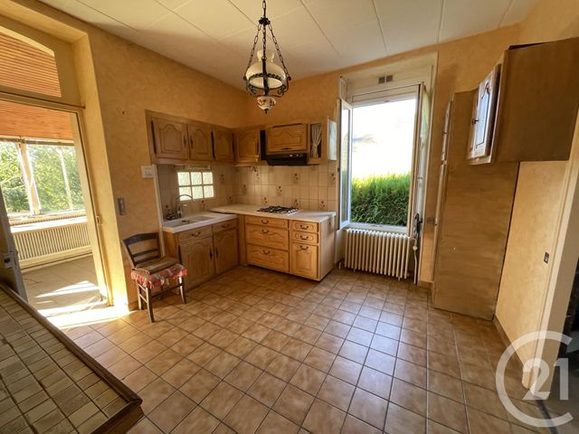 Maison à vendre - 5 pièces - 260 m2 - Neuvy Pailloux - 36 - CENTRE