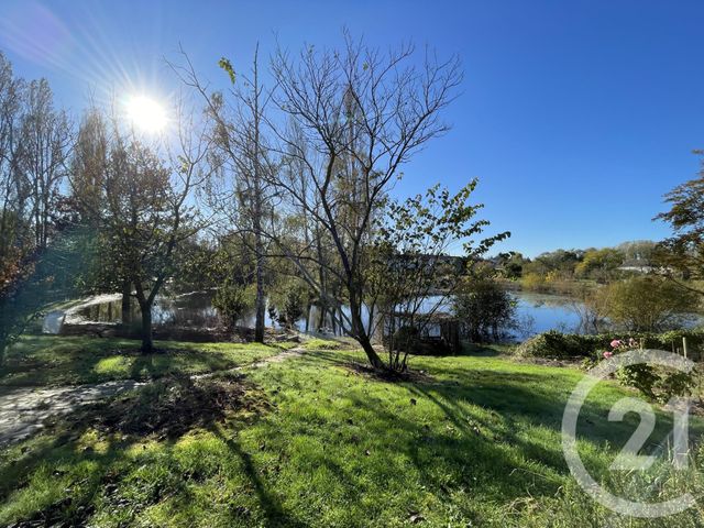 Maison à vendre - 5 pièces - 260 m2 - Neuvy Pailloux - 36 - CENTRE