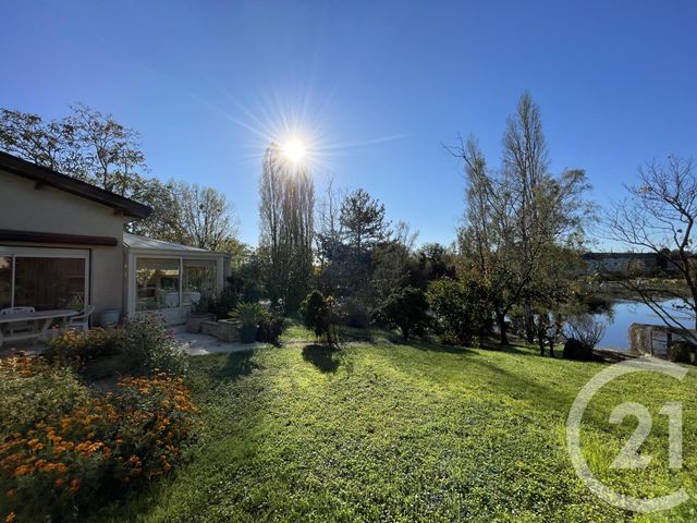 Maison à vendre - 5 pièces - 260 m2 - Neuvy Pailloux - 36 - CENTRE