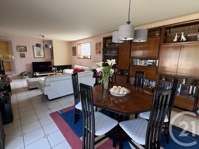 Maison à vendre - 5 pièces - 260 m2 - Neuvy Pailloux - 36 - CENTRE