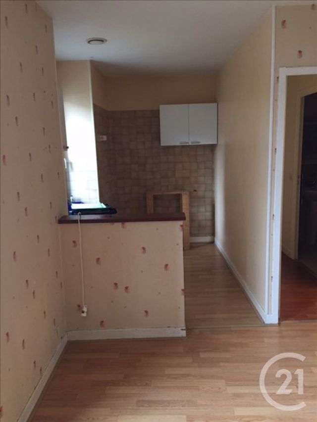 Appartement à louer - 2 pièces - 34 m2 - Issoudun - 36 - CENTRE