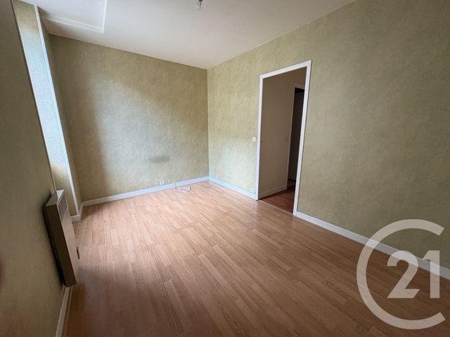 Appartement &agrave; louer - 2 pi&egrave;ces - 34 m2 - Issoudun - 36 - CENTRE