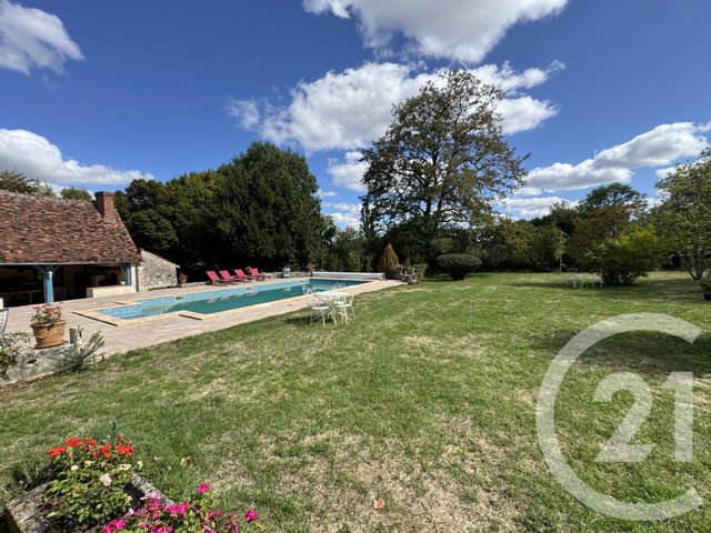 Maison à vendre - 6 pièces - 273,36 m2 - St Denis De Jouhet - 36 - CENTRE