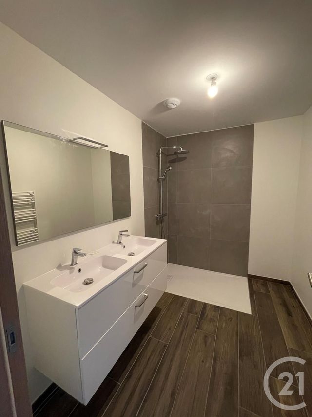 Appartement T3 &agrave; louer - 3 pi&egrave;ces - 89,95 m2 - Chateauroux - 36 - CENTRE