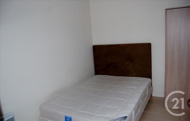 Appartement à louer - 2 pièces - 30 m2 - Chateauroux - 36 - CENTRE