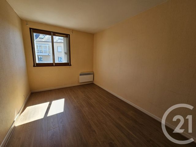 Appartement T3 à louer - 3 pièces - 75,30 m2 - Chateauroux - 36 - CENTRE