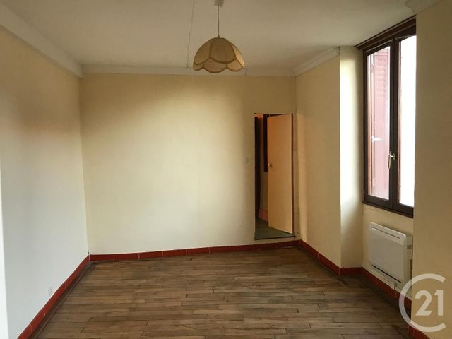 Maison à louer - 4 pièces - 120 m2 - Neuvy St Sepulchre - 36 - CENTRE