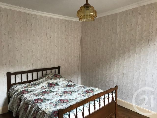 Maison à louer - 4 pièces - 120 m2 - Neuvy St Sepulchre - 36 - CENTRE