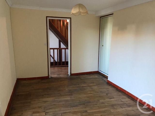 Maison à louer - 4 pièces - 120 m2 - Neuvy St Sepulchre - 36 - CENTRE