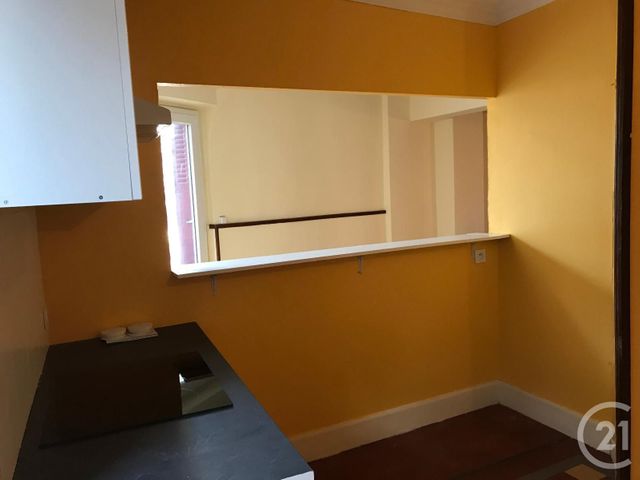 Maison à louer - 4 pièces - 120 m2 - Neuvy St Sepulchre - 36 - CENTRE