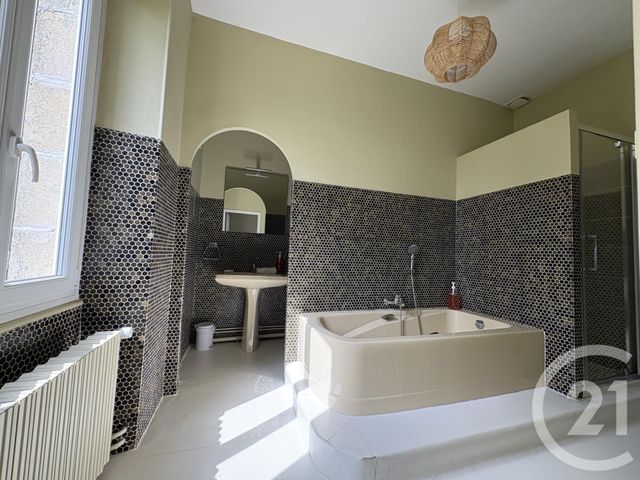 Maison à vendre - 9 pièces - 261 m2 - Nuret Le Ferron - 36 - CENTRE