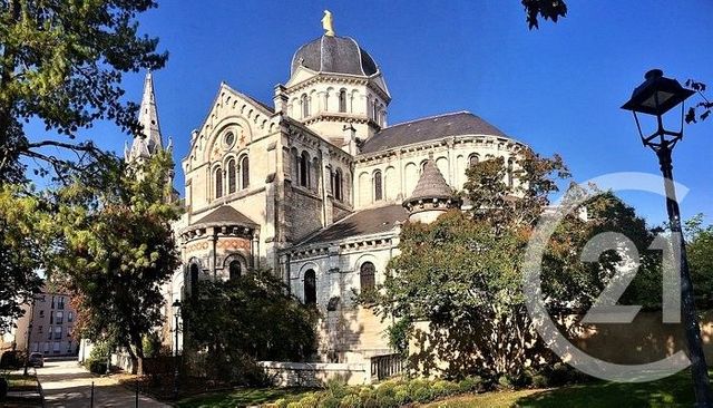 Appartement T1 &agrave; louer - 1 pi&egrave;ce - 18 m2 - Chateauroux - 36 - CENTRE