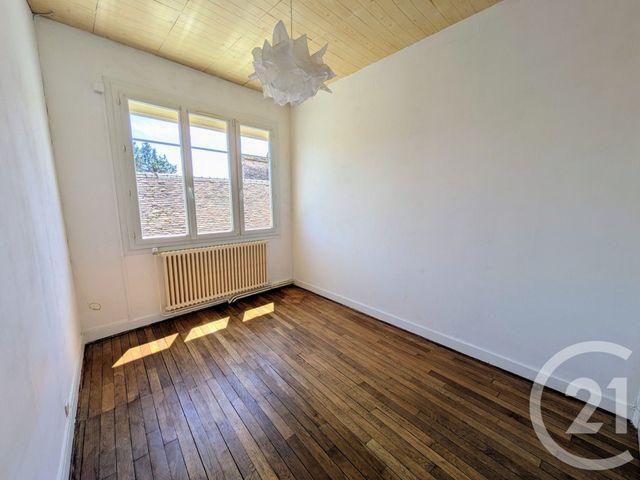 Maison à vendre - 4 pièces - 89,06 m2 - St Gaultier - 36 - CENTRE