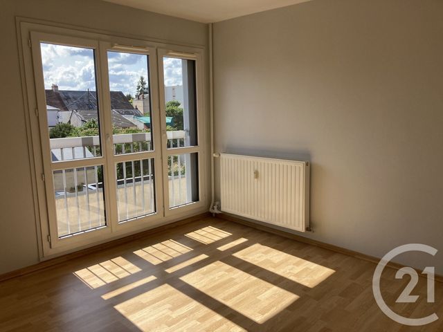 Appartement Studio à louer - 2 pièces - 34 m2 - Chateauroux - 36 - CENTRE
