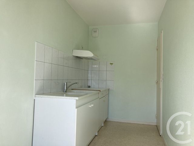 Appartement Studio à louer - 2 pièces - 34 m2 - Chateauroux - 36 - CENTRE