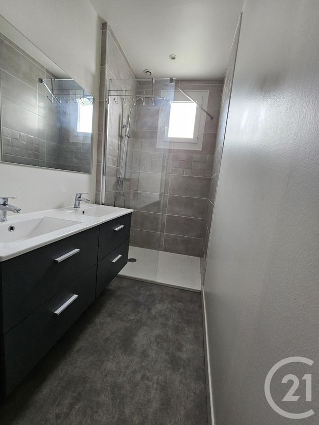 Maison &agrave; louer - 5 pi&egrave;ces - 135,82 m2 - Chateauroux - 36 - CENTRE