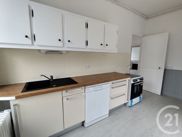 Appartement T6 à louer - 6 pièces - 170 m2 - Buzancais - 36 - CENTRE