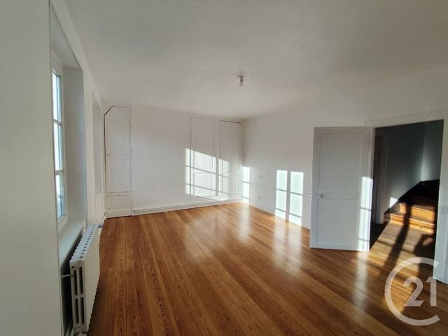 Appartement T6 à louer - 6 pièces - 170 m2 - Buzancais - 36 - CENTRE