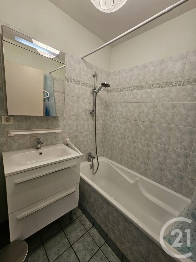 Appartement F2 à louer - 2 pièces - 36,72 m2 - Chateauroux - 36 - CENTRE