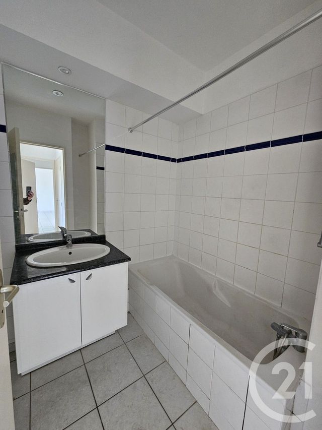 Appartement T2 à louer - 2 pièces - 48,83 m2 - Chateauroux - 36 - CENTRE