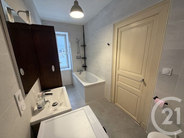 Maison &agrave; louer - 4 pi&egrave;ces - 124 m2 - Chateauroux - 36 - CENTRE