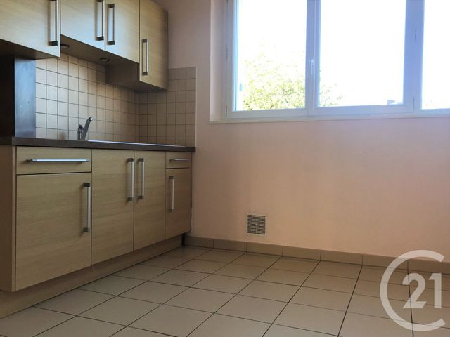 Appartement F4 à louer - 4 pièces - 81,97 m2 - Chateauroux - 36 - CENTRE