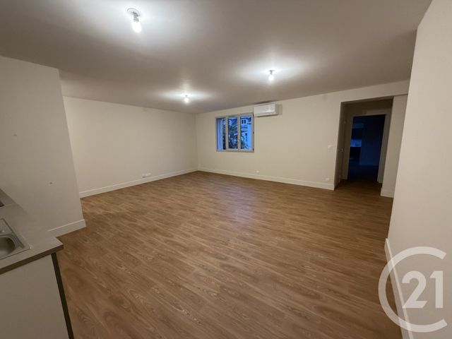 Appartement T2 &agrave; louer - 2 pi&egrave;ces - 62,10 m2 - Chateauroux - 36 - CENTRE
