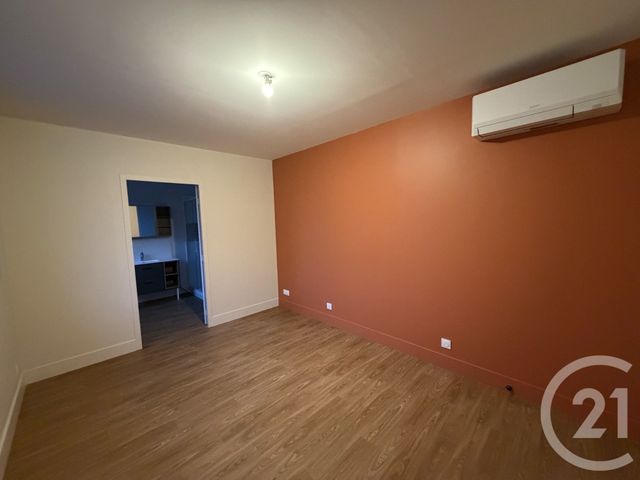 Appartement T2 &agrave; louer - 2 pi&egrave;ces - 62,10 m2 - Chateauroux - 36 - CENTRE