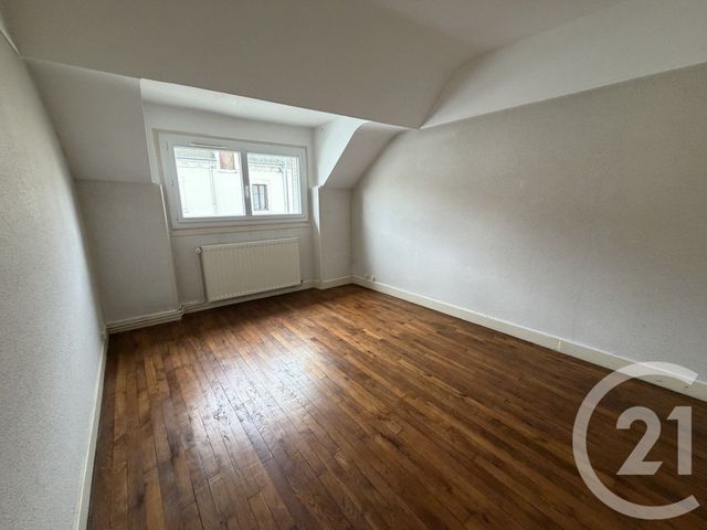 Appartement T4 &agrave; louer - 4 pi&egrave;ces - 72,27 m2 - Chateauroux - 36 - CENTRE
