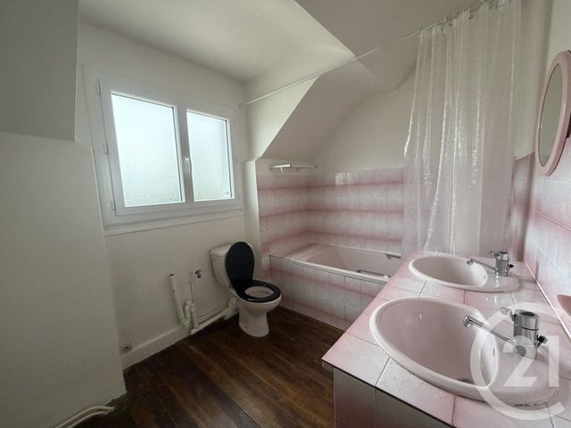 Appartement T4 &agrave; louer - 4 pi&egrave;ces - 72,27 m2 - Chateauroux - 36 - CENTRE