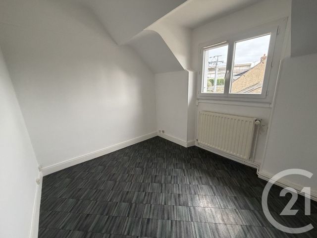 Appartement T4 &agrave; louer - 4 pi&egrave;ces - 72,27 m2 - Chateauroux - 36 - CENTRE