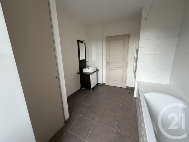 Appartement T3 &agrave; louer - 3 pi&egrave;ces - 68,32 m2 - Chateauroux - 36 - CENTRE